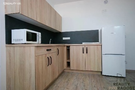 Pronájem bytu 2+1 55 m² Hrušky
