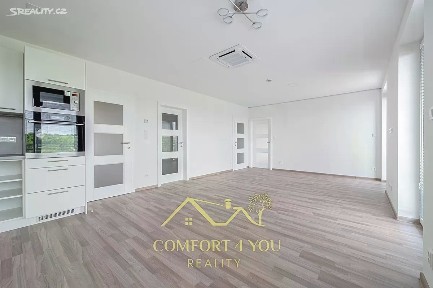 Pronájem bytu 4+kk 110 m² Vítězslava Nováka, Znojmo