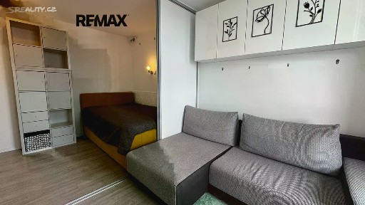 Pronájem bytu 1+1 26 m² Sídliště Osvobození, Vyškov - Dědice