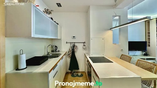 Pronájem bytu 1+kk 37 m² Mičurinova, Znojmo