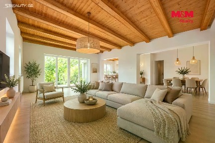 Prodej rodinného domu 234 m², pozemek 6858 m²