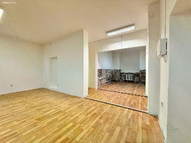 Pronájem kanceláře 90 m²