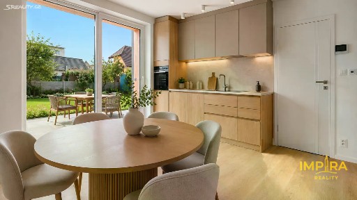Prodej rodinného domu 197 m², pozemek 352 m² Školní náměstí, Město Touškov