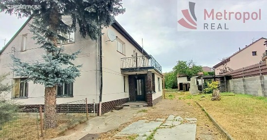 Prodej rodinného domu 255 m², pozemek 827 m²