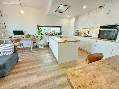 Prodej bytu 3+kk 70 m² Kumpoštova, Brno - Sadová