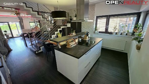 Prodej bytu 4+kk 128 m² Rosická, Popůvky