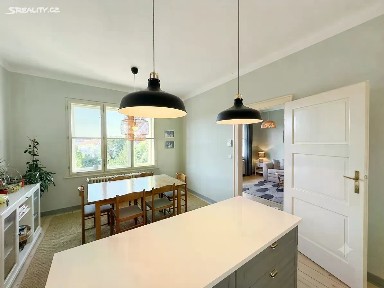 Prodej bytu 2+1 70 m² Rooseveltova, Praha - Bubeneč