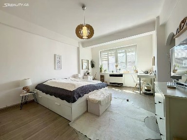 Prodej bytu 2+kk 47 m² Jeseniova, Praha - Žižkov