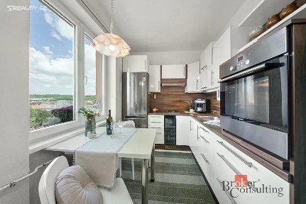 Prodej bytu 2+1 54 m² Skloněná, Praha - Vysočany