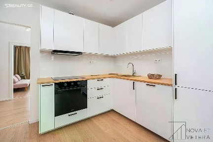 Prodej bytu 3+kk 57 m² K lučinám, Praha - Žižkov
