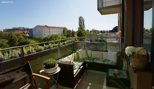 Prodej bytu 2+kk 66 m² Zvěřinova, Praha - Strašnice