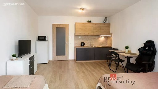 Prodej bytu 1+kk 35 m² Ivana Hlinky, Praha - Vysočany