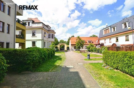 Prodej bytu 3+kk 71 m² K náhonu, Praha - Hloubětín