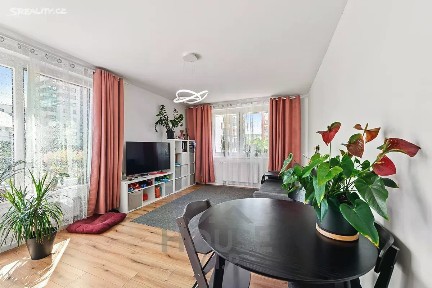Prodej bytu 2+kk 60 m² Pod Harfou, Praha - Vysočany