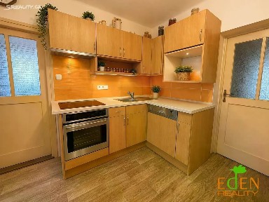 Prodej rodinného domu 175 m², pozemek 4223 m²