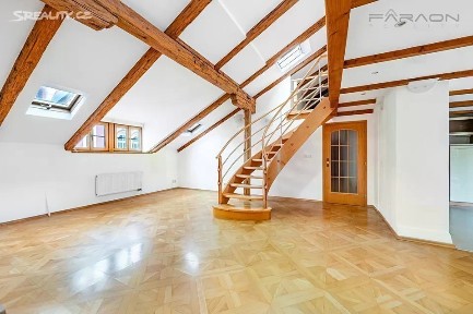 Pronájem bytu 4+kk 221 m²