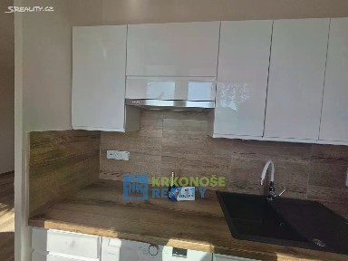 Pronájem bytu 1+kk 25 m² Kaplická, Praha - Podolí