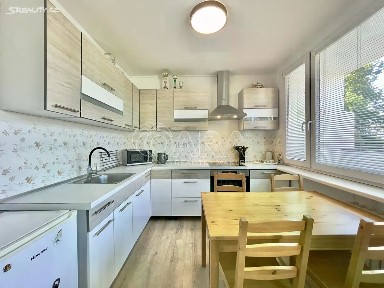 Pronájem bytu 3+kk 67 m² Průběžná, Praha - Strašnice