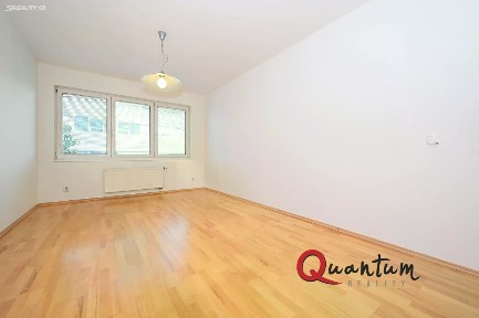 Pronájem bytu 1+kk 30 m² Jemnická, Praha - Michle