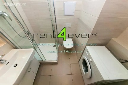 Pronájem bytu 1+kk 27 m² U Slovanky, Praha - Libeň