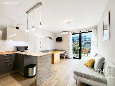 Pronájem bytu 2+kk 55 m² Voctářova, Praha - Libeň
