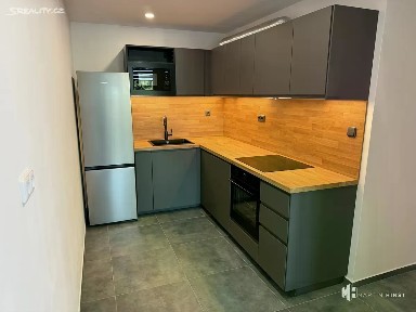 Pronájem bytu 3+1 63 m² Komárovská, Praha - Horní Počernice