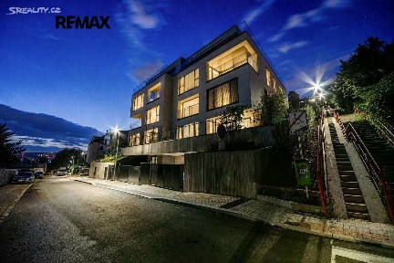 Pronájem bytu 2+kk 52 m² Ve svahu, Praha - Podolí