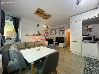 Pronájem bytu 2+kk 56 m² Hnězdenská, Praha - Troja