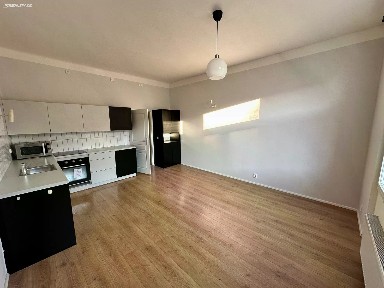 Pronájem bytu 1+kk 33 m² Kodaňská, Praha - Vršovice