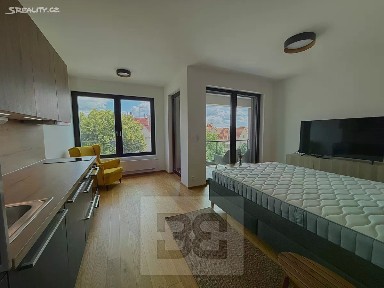 Pronájem bytu 1+kk 32 m² Na Palouku, Praha - Strašnice