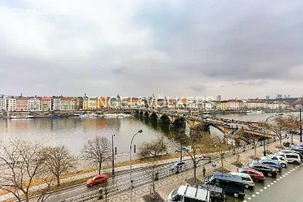 Pronájem bytu 3+kk 83 m² Janáčkovo nábřeží, Praha - Smíchov