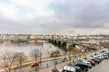 Pronájem bytu 3+kk 83 m²