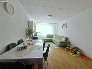 Pronájem bytu 3+kk 65 m² Veronské nám., Praha - Horní Měcholupy