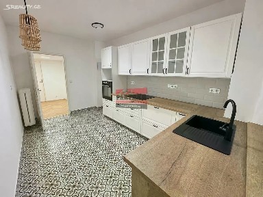 Pronájem bytu 2+1 83 m² Šrobárova, Praha - Vinohrady