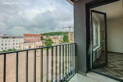 Pronájem bytu 2+kk 56 m² Střídavá, Praha - Vysočany