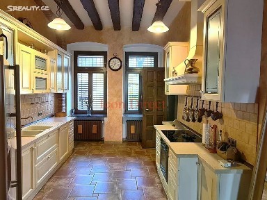 Pronájem bytu 4+1 125 m² Jugoslávská, Praha - Vinohrady
