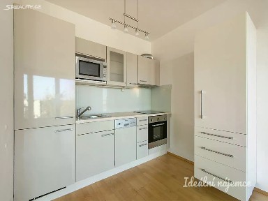 Pronájem bytu 2+kk 53 m² Štorkánova, Praha - Smíchov