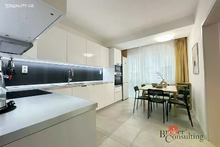Pronájem bytu 3+1 93 m² Na Petynce, Praha - Břevnov