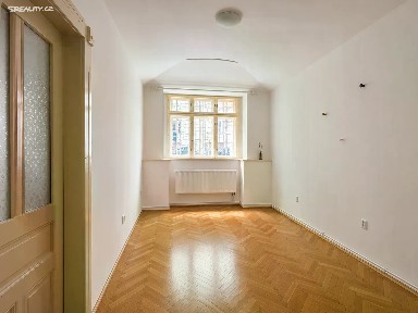 Pronájem bytu 4+kk 95 m² Lesnická, Praha - Smíchov