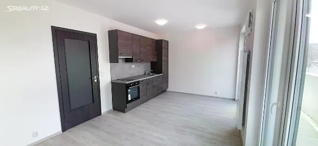 Pronájem bytu 1+kk 33 m² Na Maninách, Praha - Holešovice