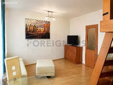 Pronájem bytu 1+kk 34 m² Ve slatinách, Praha - Záběhlice