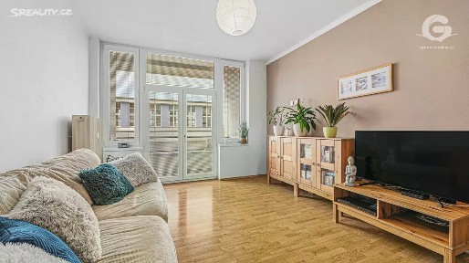Pronájem bytu 3+1 68 m² Sportovní, Praha - Vršovice