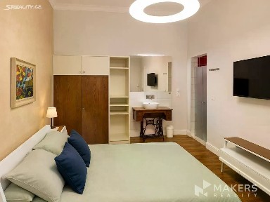 Pronájem bytu 1+1 33 m² Hálkova, Praha - Nové Město