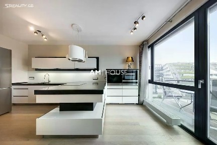 Pronájem bytu 4+kk 98 m² Voctářova, Praha - Libeň