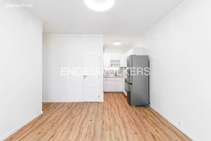 Pronájem bytu 2+kk 38 m² Jana Želivského, Praha - Žižkov