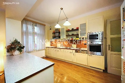 Pronájem bytu 5+kk 195 m² Mrštíkova, Praha - Strašnice