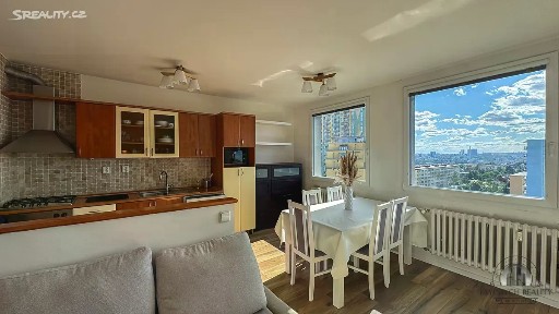 Pronájem bytu 3+kk 63 m² Ostružinová, Praha - Záběhlice