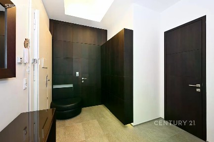 Pronájem bytu 2+1 79 m² Kafkova, Praha - Dejvice