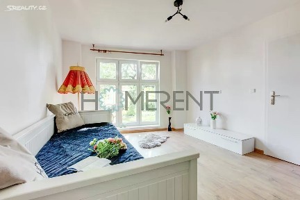 Pronájem bytu 1+kk 38 m² Bakalářská, Praha - Malešice