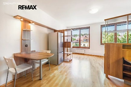 Pronájem bytu 1+kk 34 m² Dvorecká, Praha - Podolí